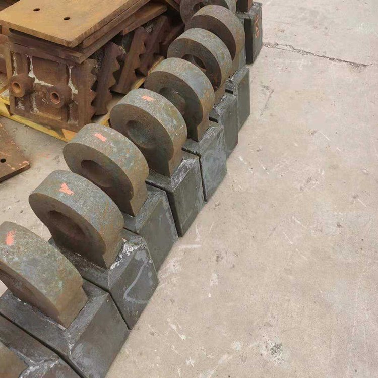 礦用重型破碎機(jī)高鉻合金錘頭 鼎煤錘破耐磨榔頭的制造與應(yīng)用
